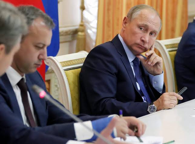 Chess news — Putin Endorses Turlov for FIDE President